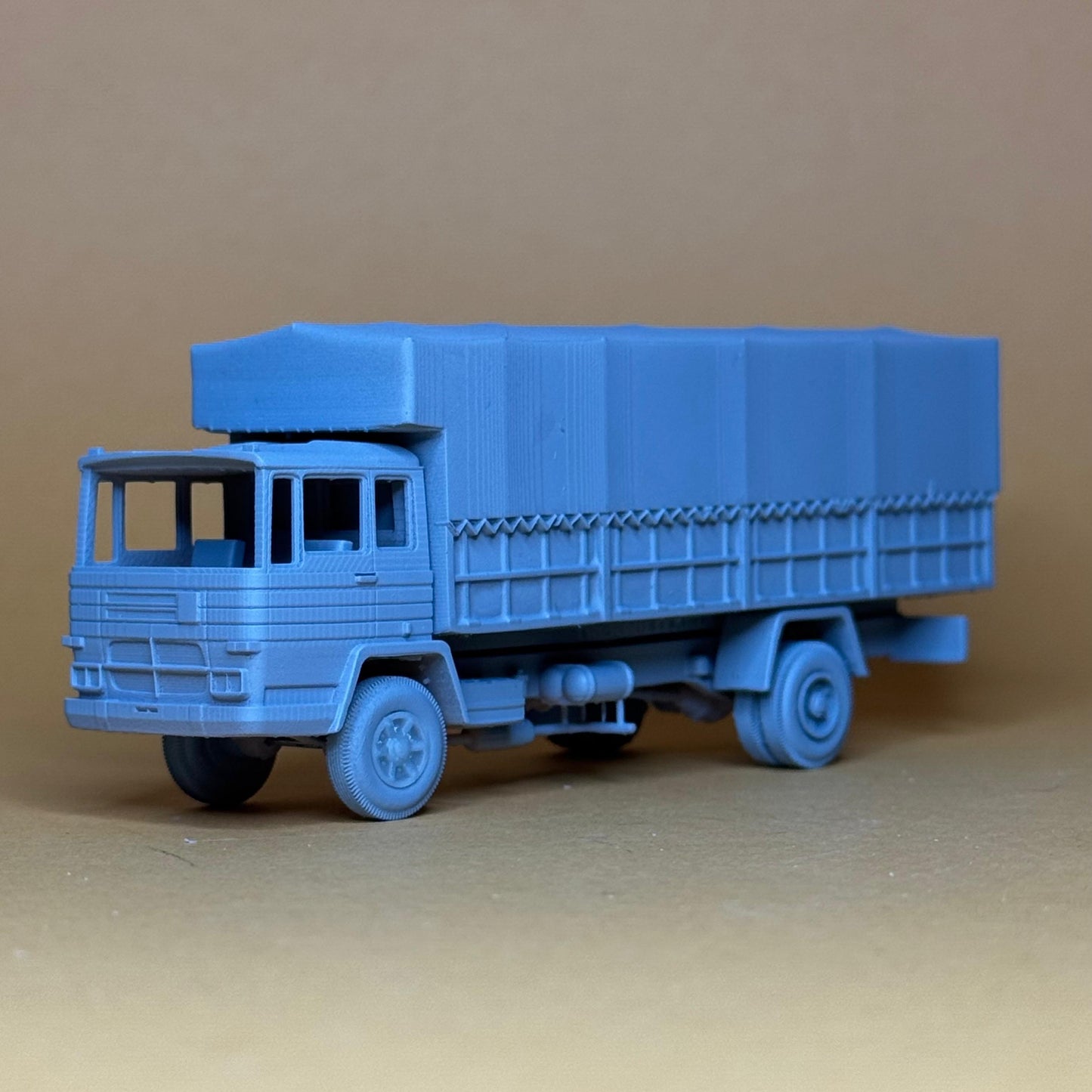 PEGASO Cabeza cuadrada 2 ejes Escala 1:87