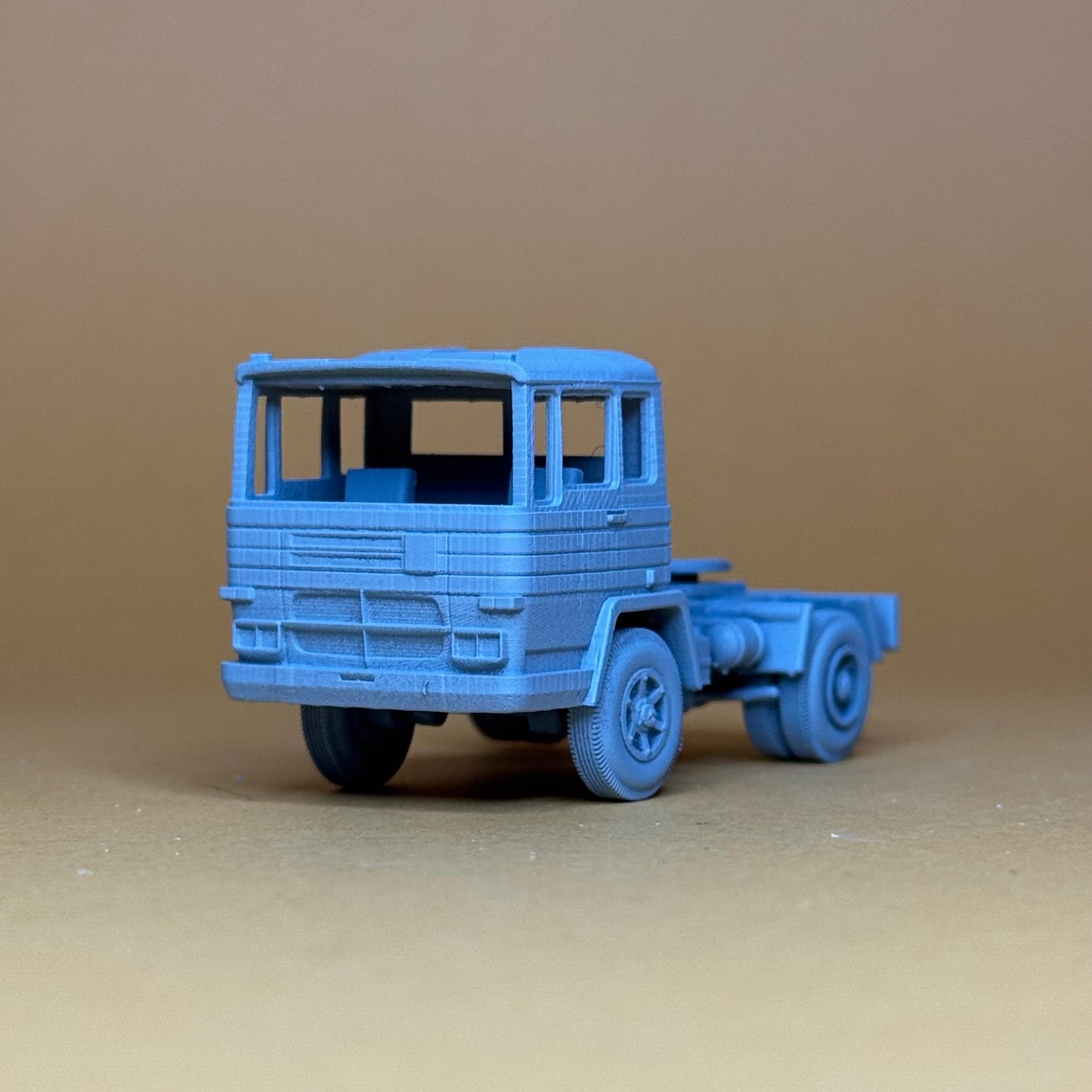 Cabeza tractora (Modelo Cabeza Cuadrada)