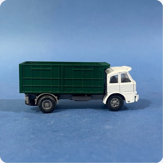 PEGASO 1060 Caja Escala H0