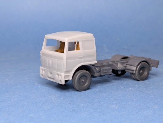 Camión RENAULT DG cabina larga 02