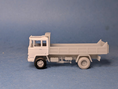 PEGASO 1180 CABEZA CUADRADA ABATIBLE volquete escala 1:87