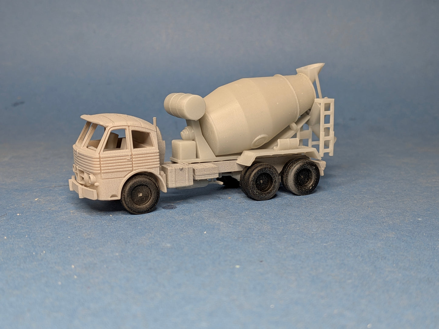 PEGASO 3075 hormigonera H0