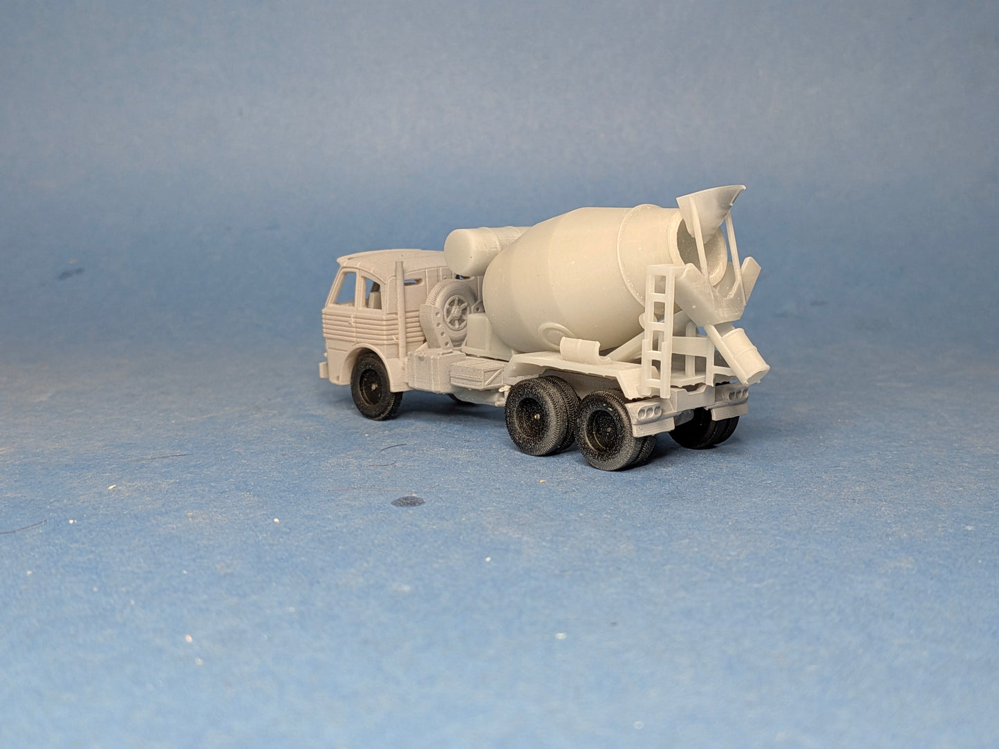 PEGASO 3075 hormigonera H0